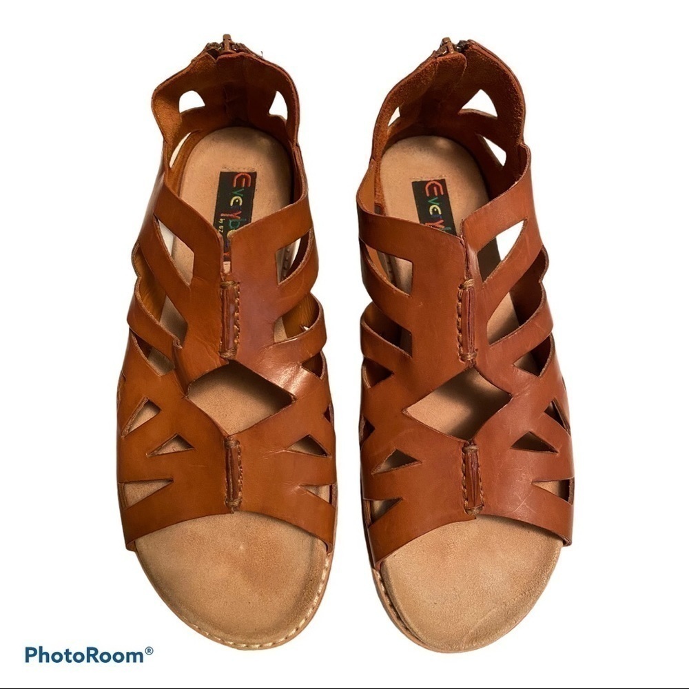 𝅺Everybody by BZ Moda Womens Saddle Brown Leather Sandals Size 38.5